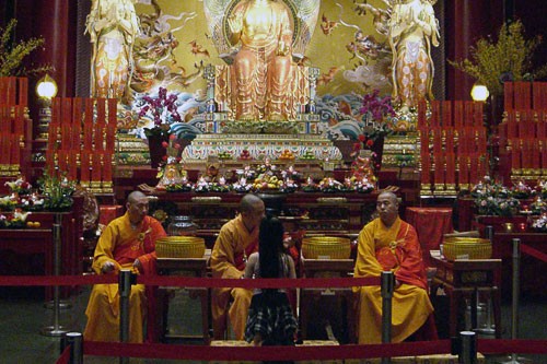 three buddhist monks in singapore thian hock keng temple