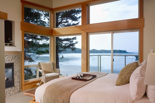 Luxury Villa Master Bedroom at Pacific Sands Beach Resort, Vancouver Island. Photo: Pacific Sands Beach Resort